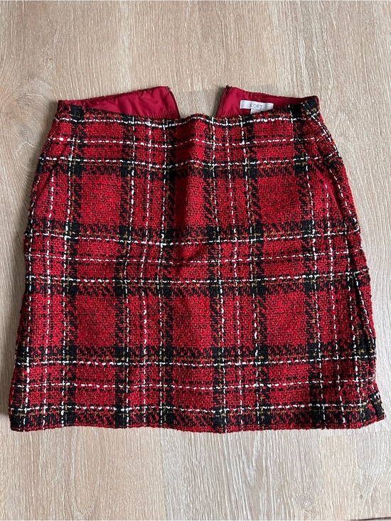 LOFT Dresses & Skirts - LOFT Red Plaid Tweed Mini Skirt with Black Accents
